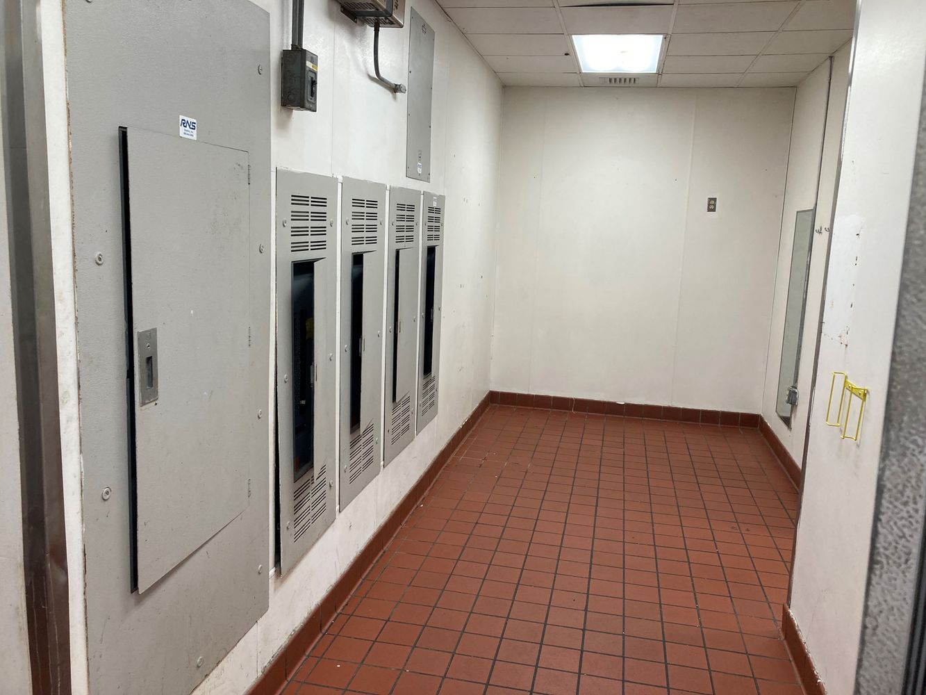 660 W Main St, El Paso, IL 61738
